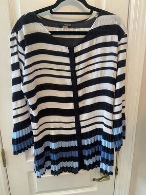 Renuar Black, White & Blue Striped Button-Front Pleated Blouse
